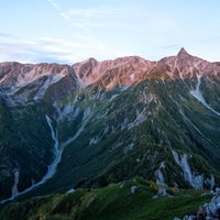 モルゲンロートを迎える槍ヶ岳の朝焼け（飛騨山脈）の写真