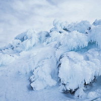 乗鞍岳の雪山に現れた氷のオブジェ - 飛騨山脈の冬景色の写真