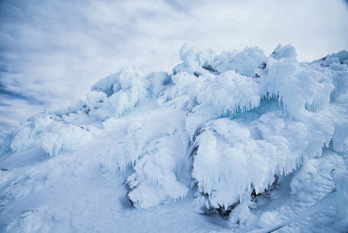 乗鞍岳の雪山に現れた氷のオブジェ - 飛騨山脈の冬景色