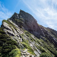 不帰キレット2峰付近の核心部、切り立った岩稜の写真