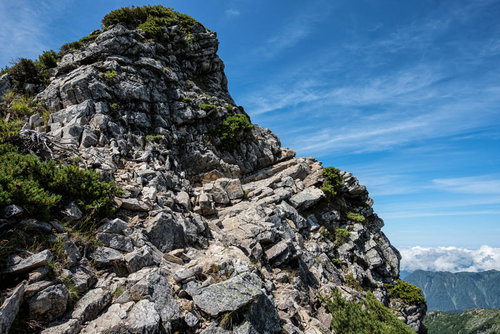 不帰キレットの3峰から2峰へ向かう際のガレ場