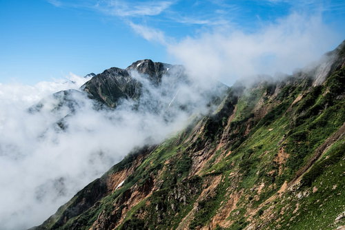 五竜岳と牛首の鎖場、不帰キレットの険しい山稜