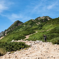 唐松岳へ至るキレット縦走の登山道・不帰キレットの岩稜帯の写真