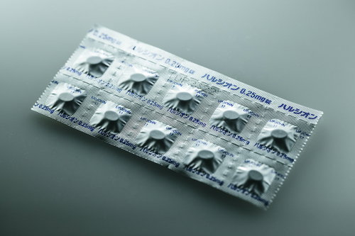ブリスターパックに入った医薬品ハルシオン錠