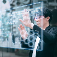 時空を超越したARグラスを装着してビジネス界に革命を起こす男の写真