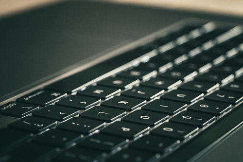 Macbookのマットな質感のキーボード