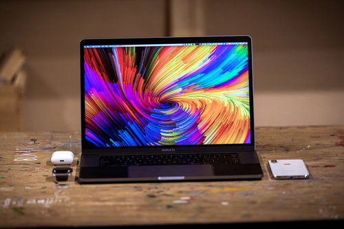 シャレオツな壁紙のMacBook Proとガジェット