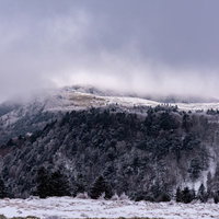 雪が積もった美ヶ原高原の雪山風景の写真