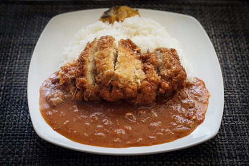 カツカレーできました（昼ごはん）