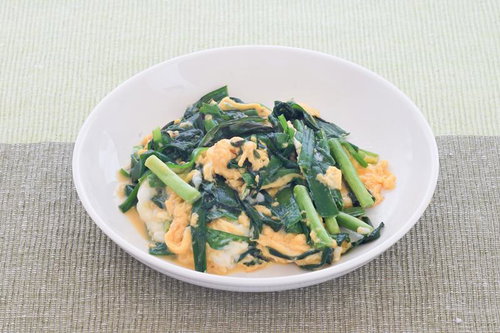 ふんわりと仕上げられた卵のニラ玉