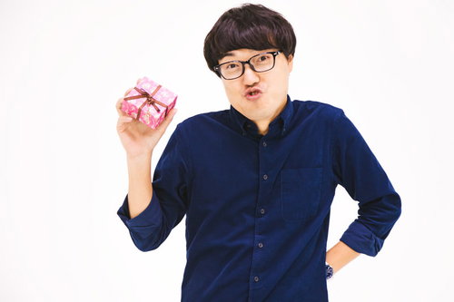 プレゼントもらったったと主張してくるうざいやつ