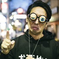 因縁をつけてくる狂った男性（目玉飛び出し）の写真