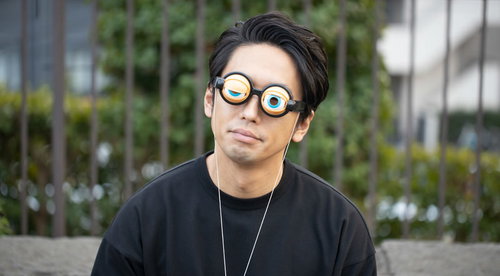 不器用なウインク男