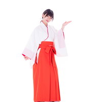 来世はこちらからになります、と案内する巫女の写真