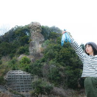 鯖くさらかし岩は落ちません、時津町の山中の奇岩の写真