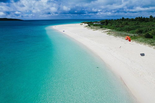 どこまでも続く宮古島の砂浜