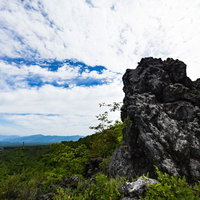 鬼が作ったかのような壮麗な景観から「鬼押出し」の写真