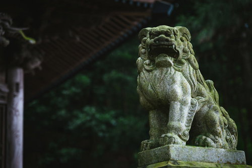 「王城山神社」の狛犬