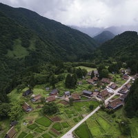相倉合掌造り集落を空撮した南砺市の世界遺産の写真