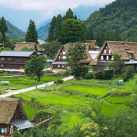 懐かしい田舎の風景が広がる相倉合掌造り集落の写真