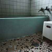 汚れた昭和の浴室 レトロな古い風呂場のの写真