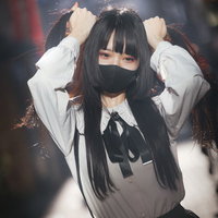 ｳｯｰｳｯｰｳﾏｳﾏと頭を抱える黒マスクの地雷系女子の写真