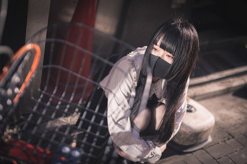 路上で病んでたら朝を迎えてしまった地雷系女子