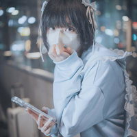 深夜に駅前で声をかけられた天使界隈の女性の写真