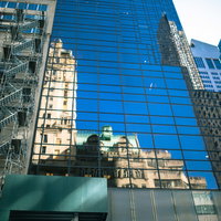 ニューヨーク5番街のトランプタワーの超高層ビルの写真