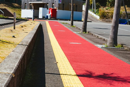 天福球場まであと一息！ 油津駅から続くカープ一本道