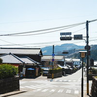 日本で3番目に小さいスクランブル交差点、宮崎県日南市の大手門交差点の写真