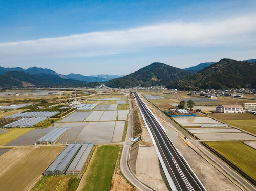 開通して2日目の東九州自動車道（日南東郷～日南北郷）を空撮