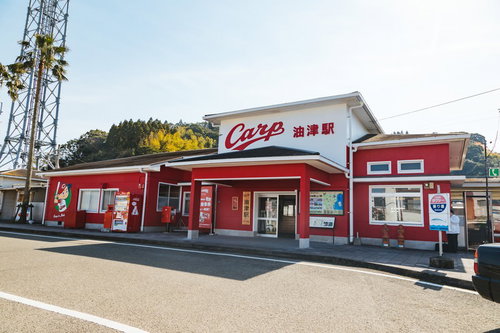 目指せ日本一！キャンプ地から油津駅舎が応援する日南市