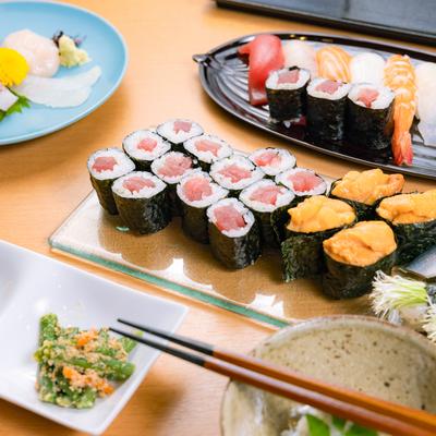 Fresh sushi platter — free Japanese food stock photo