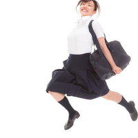 時をかけた少女、元気よくジャンプする青春の一瞬の写真