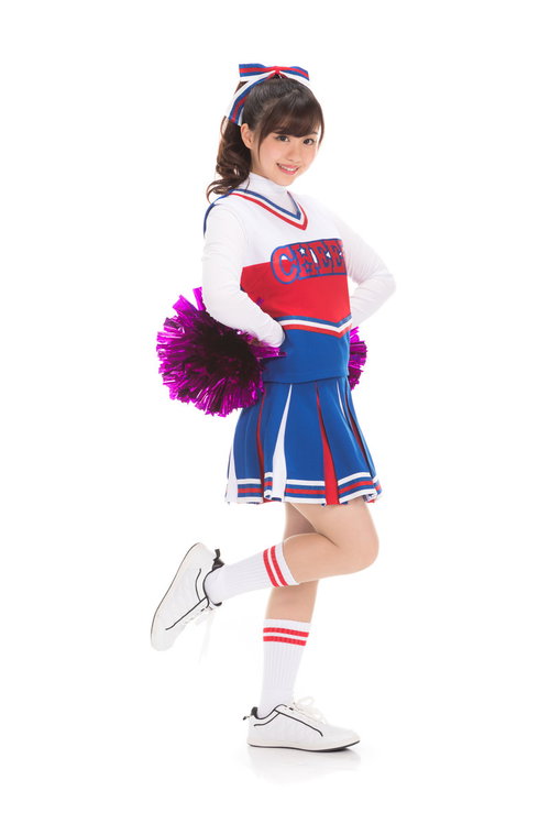 ポンポンを持つチアガールの女の子が可愛いと話題