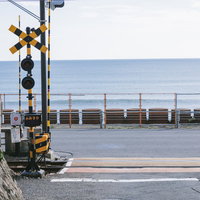 アニメ聖地・鎌倉高校前駅の踏切とロケーションの写真