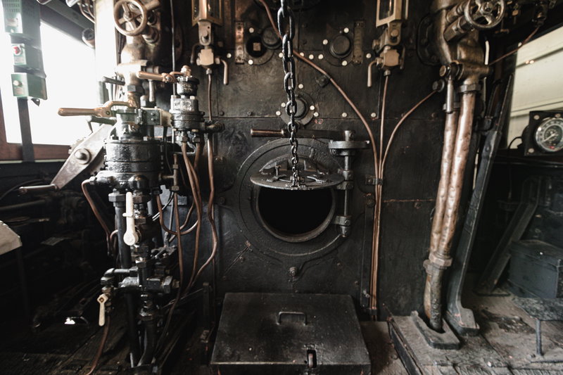 9600形59647号機の機関室内の様子の写真