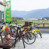 河川敷のレンタサイクルスポットの写真