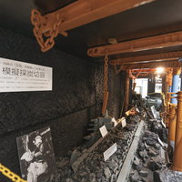 直方市石炭記念館の坑内ジオラマ展示、採掘作業風景の再現模型の写真