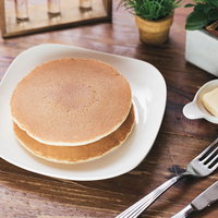 カフェで提供されているパンケーキの写真