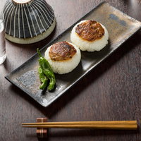 夜食にちょうどいい！うま味噌焼きおにぎりとししとうの写真
