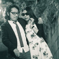 夜の街でお忍び密会するパパ拉っ致の写真