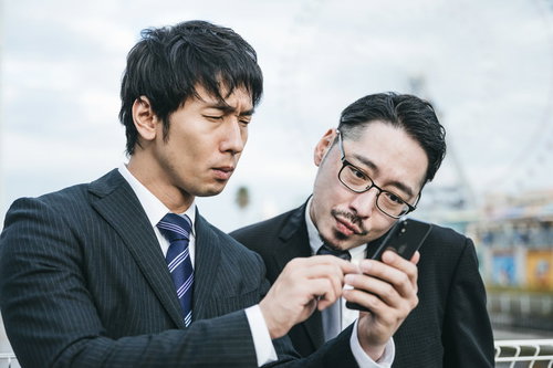 メモでそっと教える『社会の窓が開いていますよ』