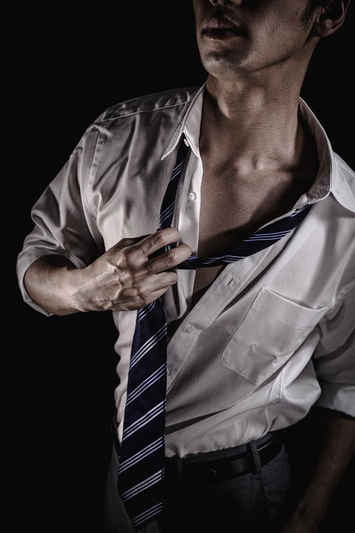 奥さん、ほんとに旦那は出張中なんでしょうね？