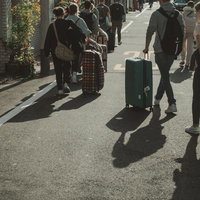 行けたら行くと言った奴が全員来た観光客の行列の写真