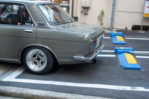 コインパーキングに停まった旧車