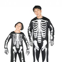 お客様、デモ機の前に椅子を置いて作業をするのはご遠慮下さい。の写真