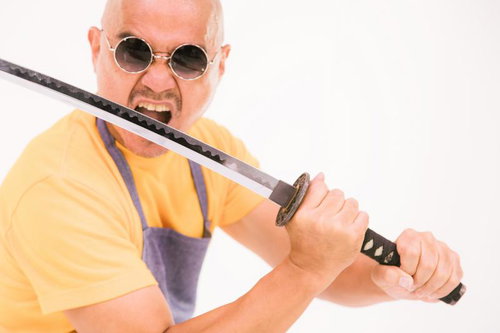 眉毛の下はお剃りしますか？