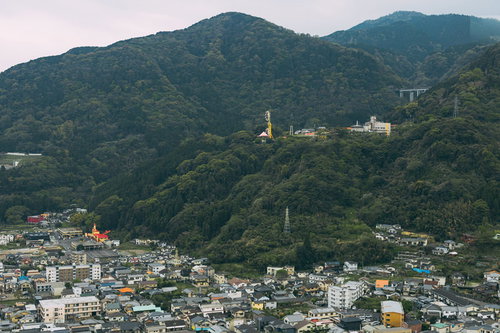 別府グローバルタワーからの別府ラクテンチ方面南西側の眺め